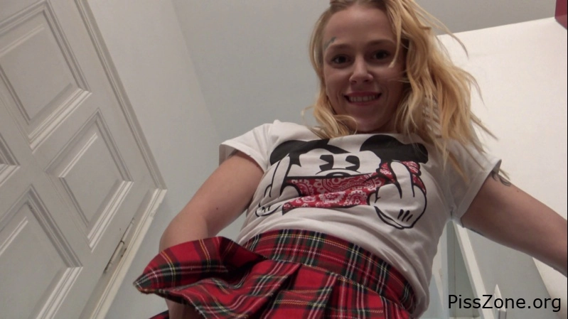 Piss Party Bizarr Dom Face Dildo Fucking With Pee, (MPEG-4/2025) 786 MB, force pee