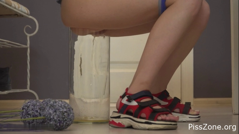 Sexy Urine Fetish Desperate Piss Tiny Teen, (MPEG-4/2025) 291 MB, flash pee