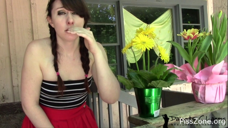 Real Wet Bitch Desperation Sneezing And Pee Dakotacharmsxxx, (MPEG-4/2025) 454 MB, pee rub