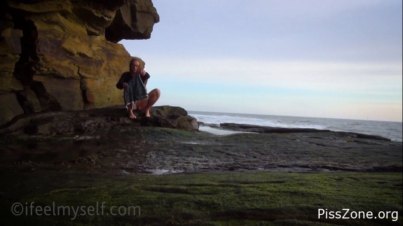 Lyndel - Pee Break 0115