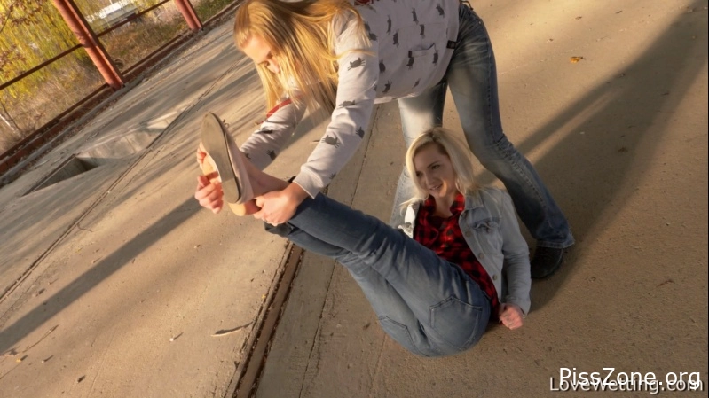 Girl Urine Crave - Just For Fun 2025, Tina Gold, pee charm