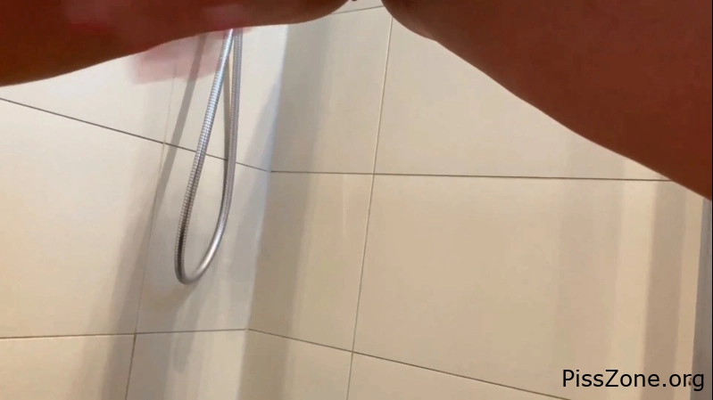 Bladder Queen Watersports Alona Bloom, (MPEG-4/2025) 69.5 MB, easy piss