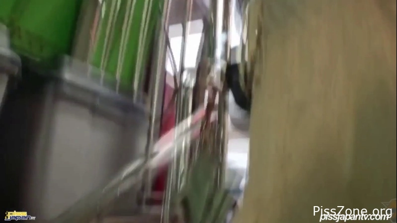 Sex & Pee Piss Runs Down The Stairs, (MPEG-4/2025) 326 MB, piss fun