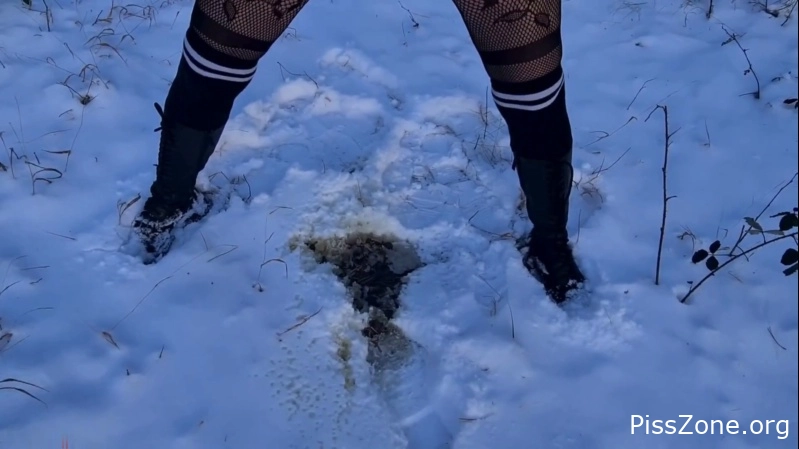 Golden Girl Show - My First Double Piss 2025, Lady-Isabell666, pissing