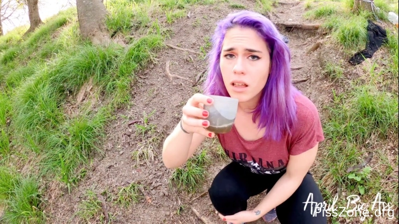 Pure Golden - Risky Public Piss Drinking Very Yellow Pee 2025, strong peeing