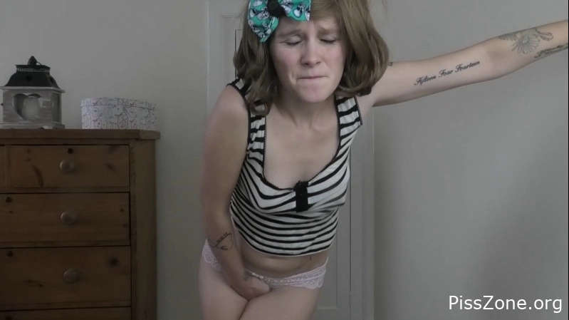 Caught Letting Go Your Sister so desperate to pee until piss herself Sydney Harwin, (MPEG-4/2025) 332 MB, raw piss