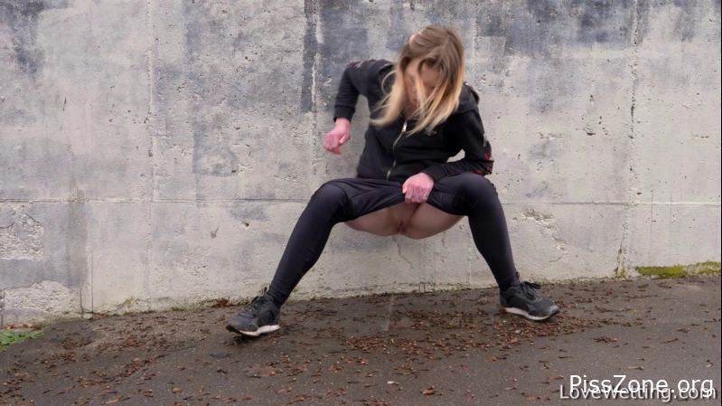 Secret Footage Pissing scene 24 Tina Gold, (MPEG-4/2025) 317 MB, lazy peeing