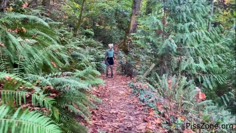 Hot Yellow Piss Puppy Laika Walks in The Park, (MPEG-4/2025) 342 MB, wet sensation