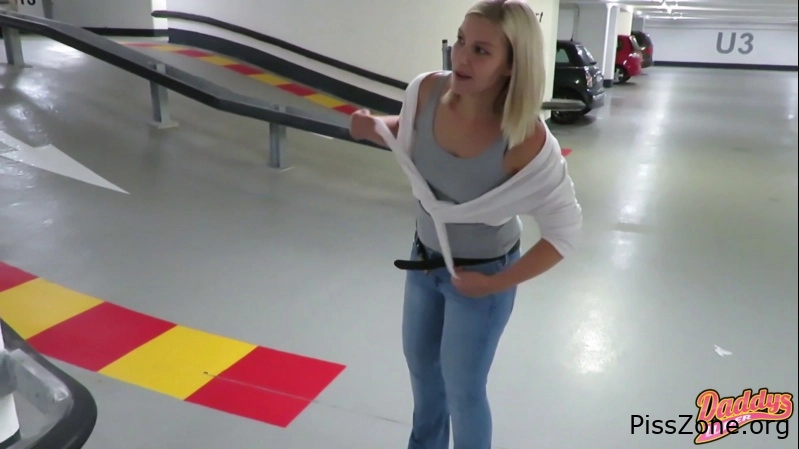 Caught Letting Go Geschifft Located In Mannheim Park House Daddysluder, (MPEG-4/2025) 112 MB, natural pee