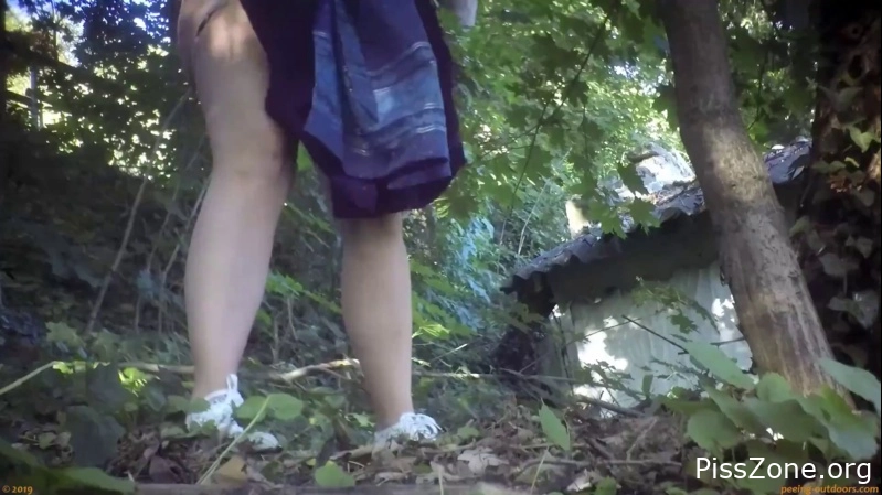 Girl Pisses Like Pro - Beer Festival Summary 0058 2025, pee dose