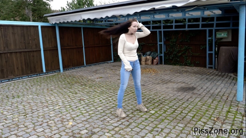 Dripping Urge - Wetting jeans 2025, Bella Angel, splash feeling