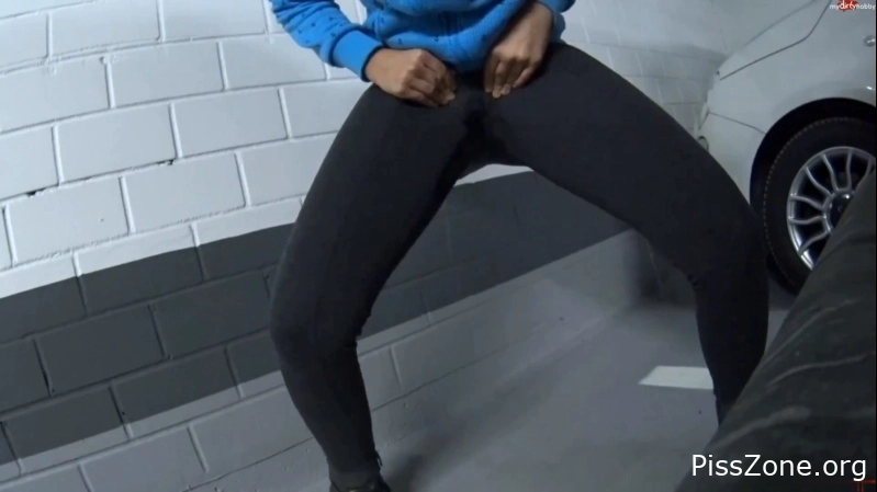 Leaked Footage - Public Leggings Piss And Walk in Shopping Center 2025, LisaLovely, piss now