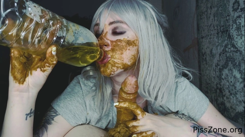 kinkybitch69 - Self piss facial in bathtub.