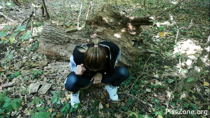 with heated girl Wet Kelly - Peeing In Public In The Forest 608 MB, MPEG-4, 2025