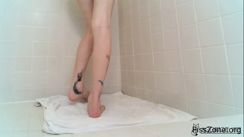 Piss & Love - First Ever Self Pee 2025, MoonstoneVixen, pee play