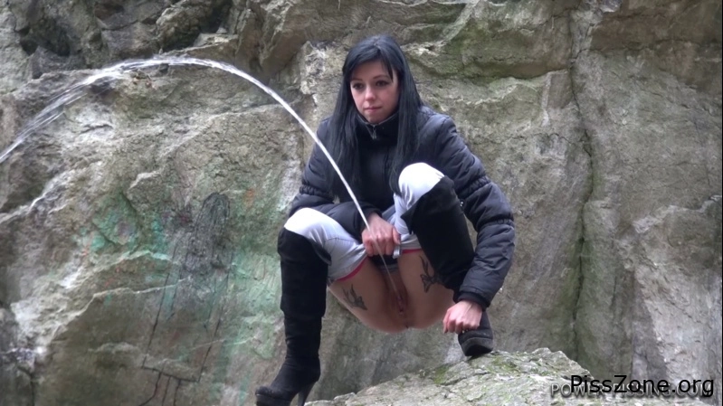 Wet Sex Rock Girl, Rock Piss Annie, (MPEG-4/2025) 143 MB, golden shot