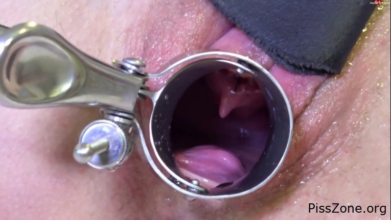Crazy-Sophia - Pissing With Speculum In The Cunt