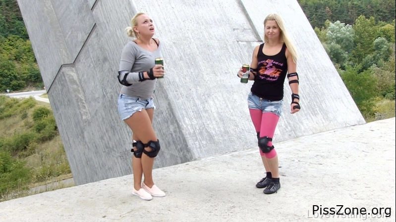 Wet Wrestling - Naomi