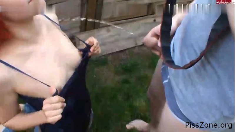 She Sprays Golden Shower – Gang of four bigimaus, (MPEG-4/2025) 29.6 MB, panty pee