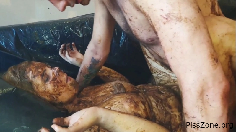 Public Relief Mistress Luna Eat From The Floor, (MPEG-4/2025) 2.71 GB, pee lips