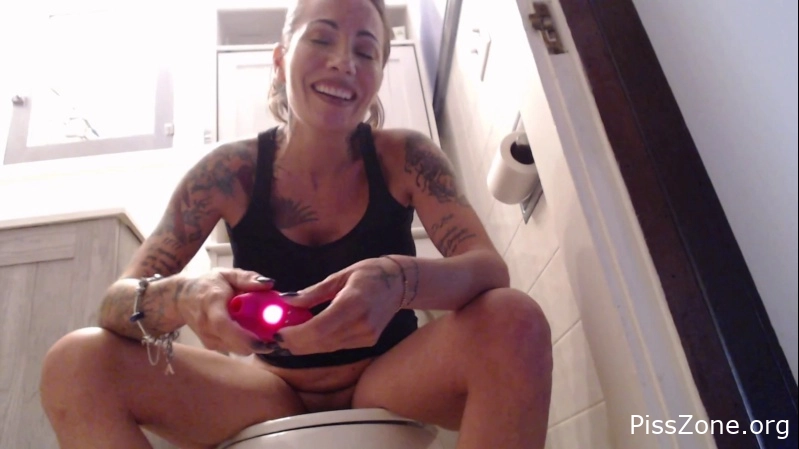 with tempting chick Mizxtrix - Naughty Milf Drinks Her Own Pee And Masturbates 247 MB, MPEG-4, 2025