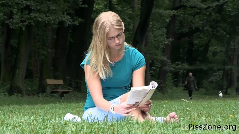 Bathroom Fetish Girl Violeta1 A Peaceful Afternoon, (MPEG-4/2025) 505 MB, fastflowing piss