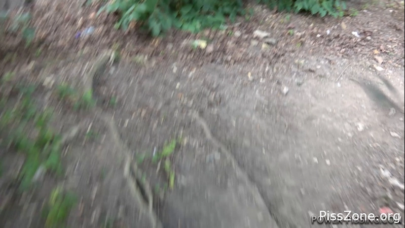 Pee From a Queen In The Pub Naomi Nevena, (MPEG-4/2025) 859 MB, pee point