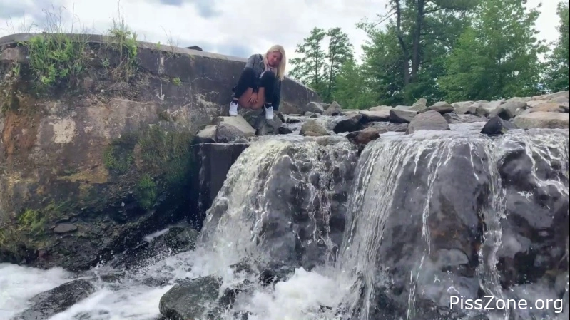 Urine Surprise Pissarc Into The River Stream Claudia Macc, (MPEG-4/2025) 209 MB, wet pulse