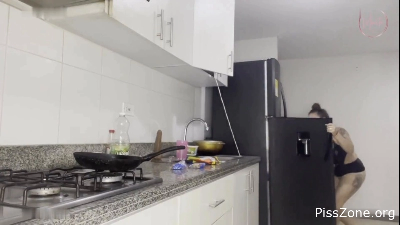 Monita-Caliente - Cooking with piss