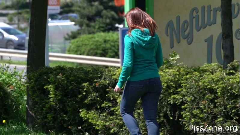 Girl's Dirty Need Pee Near Shopping Mall Nina Sebestova, (MPEG-4/2025) 354 MB, pissing soft
