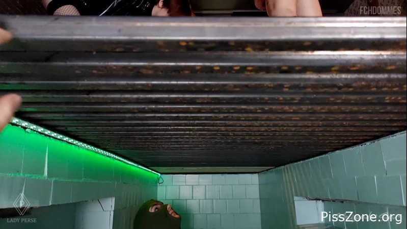 Ladyperse - Gold And Cold Shower For This Slave