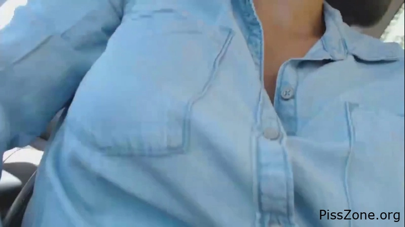 Girl Moans and Pees - Peed Outside 2025, Vicalouqua, pee fire