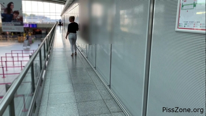 Devil-Sophie - Wetting white jeans twice at the airport