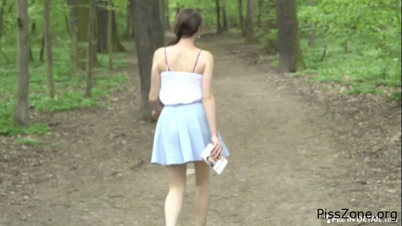Urine Surprise - Sunny afternoon piss. Peeindetail. 2025, Adela Koutnicka, heat pee
