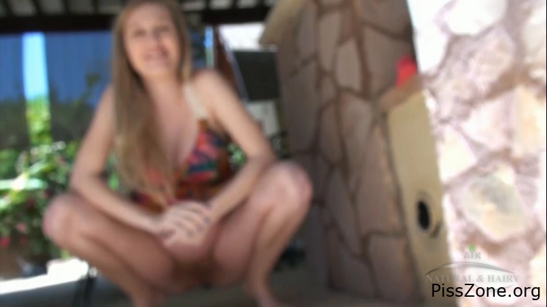 with flirty devil Mollysilver - Slaves Smoke Piss 130 MB, MPEG-4, 2025