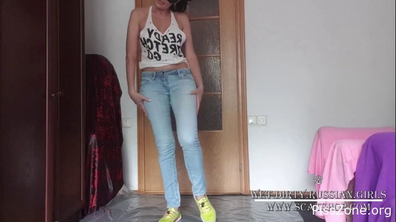 New Piss Drop - Peeing Into Light Blue Jeans 2025, Natalia, pee model