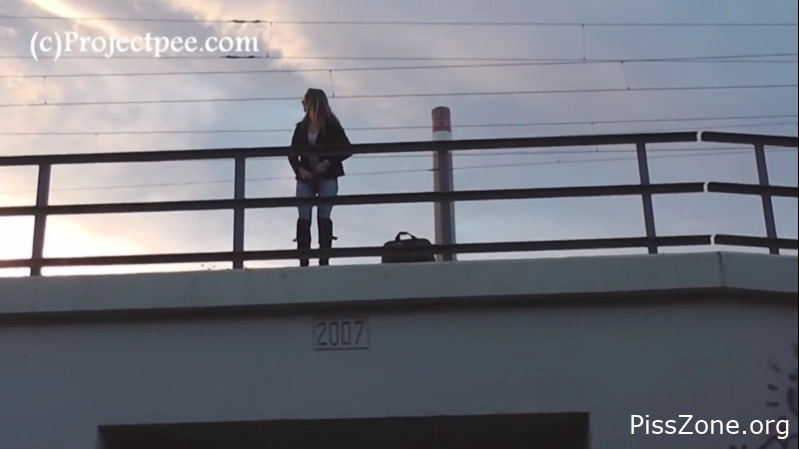 Wet and Willing Outdoor Pee 141. ProjectPee., (MPEG-4/2025) 712 MB, full piss