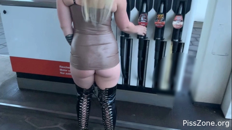 Wet Girl Drama Backward Refuel | fuel nozzle pussy fuck. now there is pee for the car Devil Sophie, (MPEG-4/2025) 322 MB, beautiful urine