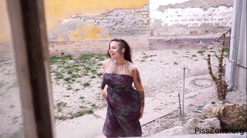 Bathroom Beauty - You, mommy’s soy boy, watch me pee. 2025, GymBabe, flowy pee