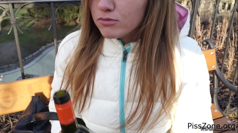 Girl Ready to Leak - Drunk Girl Piss Hd 2025, Sara, open pee