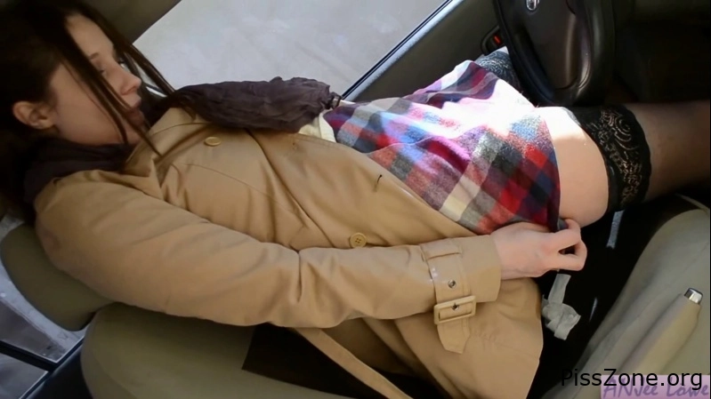 Pee Control Lost Peeing Inside A Car Anjee Lowe, (MPEG-4/2025) 125 MB, taking a leak