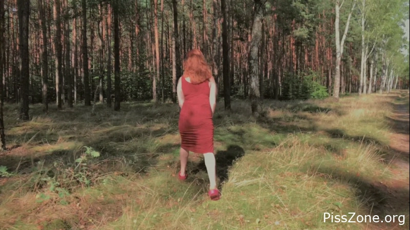 Real Piss Lovers Playful Redhead Pissing In Forest And Showing Her Big Boobs, (MPEG-4/2025) 507 MB, taking a leak