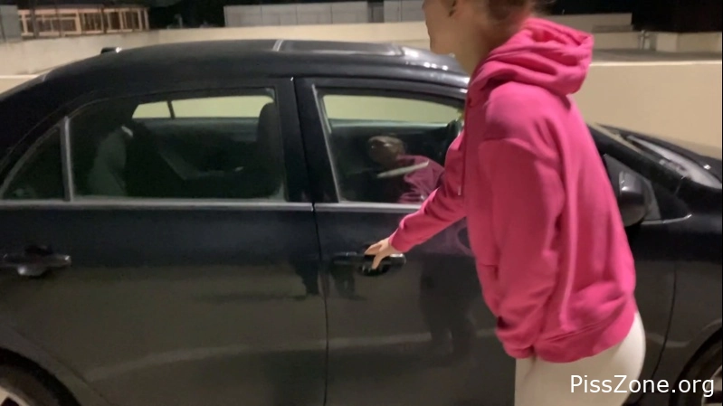 She Relieves On Cam Completely soaked myself in the carpark Peachypoppy, (MPEG-4/2025) 341 MB, piss toy