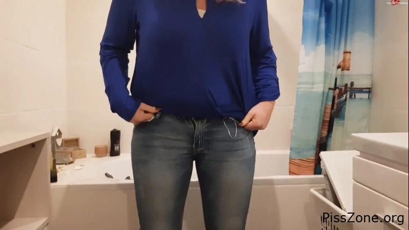 with steamy chick Lilly-Shy - User request to piss in my favorite jeans 40.5 MB, MPEG-4, 2025