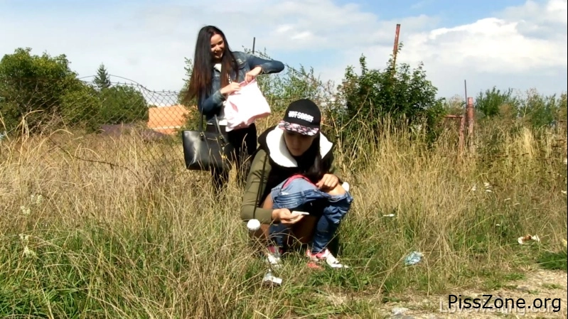 Dirty Outdoor Leak Dee Spare Shorts, (MPEG-4/2025) 799 MB, piss wet